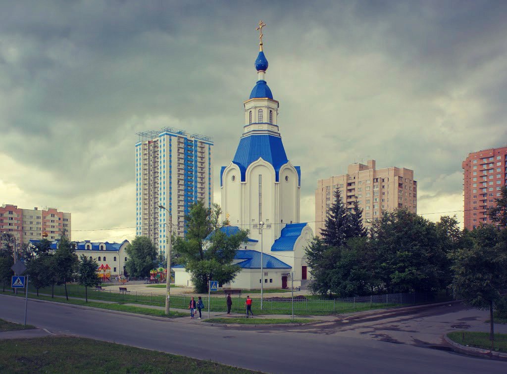 Шушары. Шушары Санкт-Петербург Церковь. Храм Воскресения Христова Шушары. Церковь в Шуши. Шушары Первомайская храм Святой.