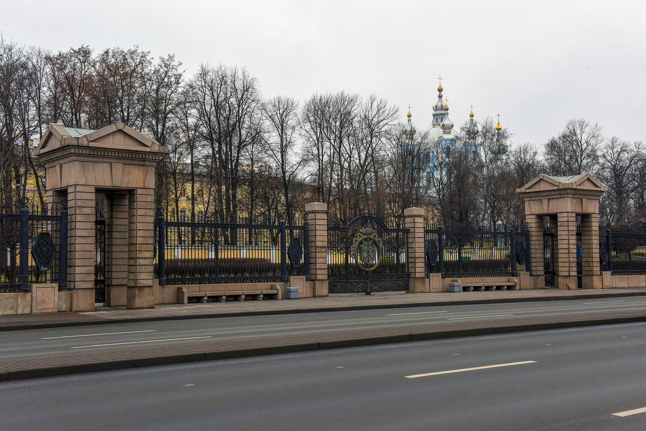 Смольная набережная в Петербурге. Фото: vk.com/mostotrestspb