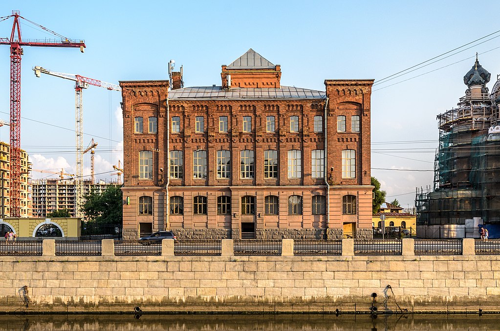 Здание Центрального музея Октябрьской железной дороги на Обводном канале. Фото: Florstein (WikiPhotoSpace)
