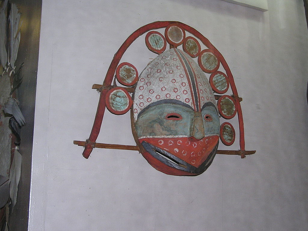 Ритуальная маска. Кунсткамера. Фото: Andrew Butko (Wikimedia Commons)