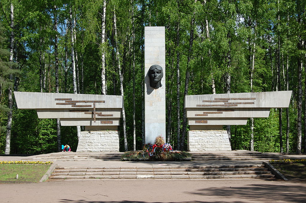 Мемориал лётчикам аэродрома "Сосновка". Фото: Ingvar-fed (Игорь Феденко/Igor Fedenko)