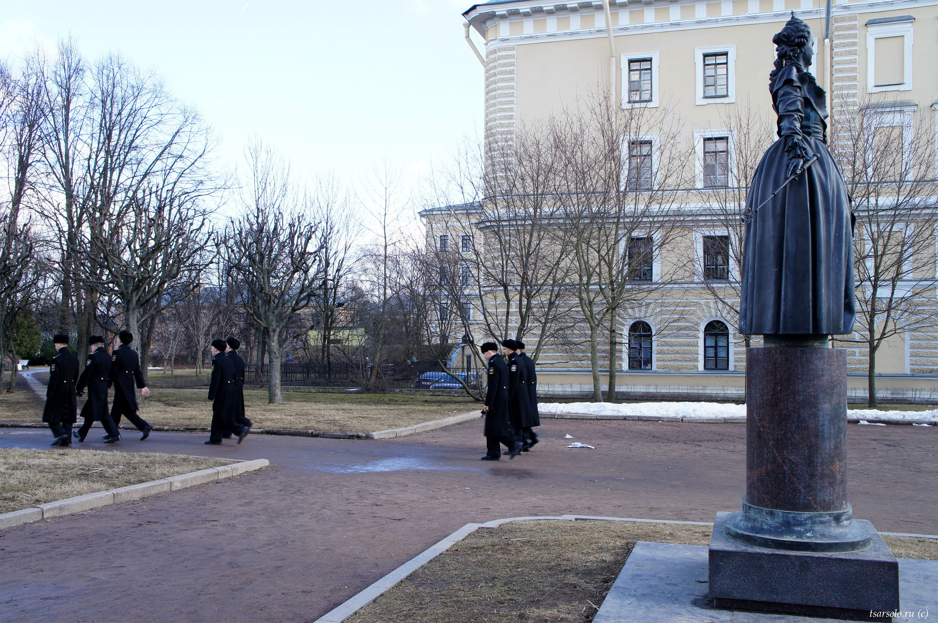 Памятник Екатерине II в городе Пушкине — Как императрице не везёт и  Царскосельский курьёз | Санкт-Петербург Центр