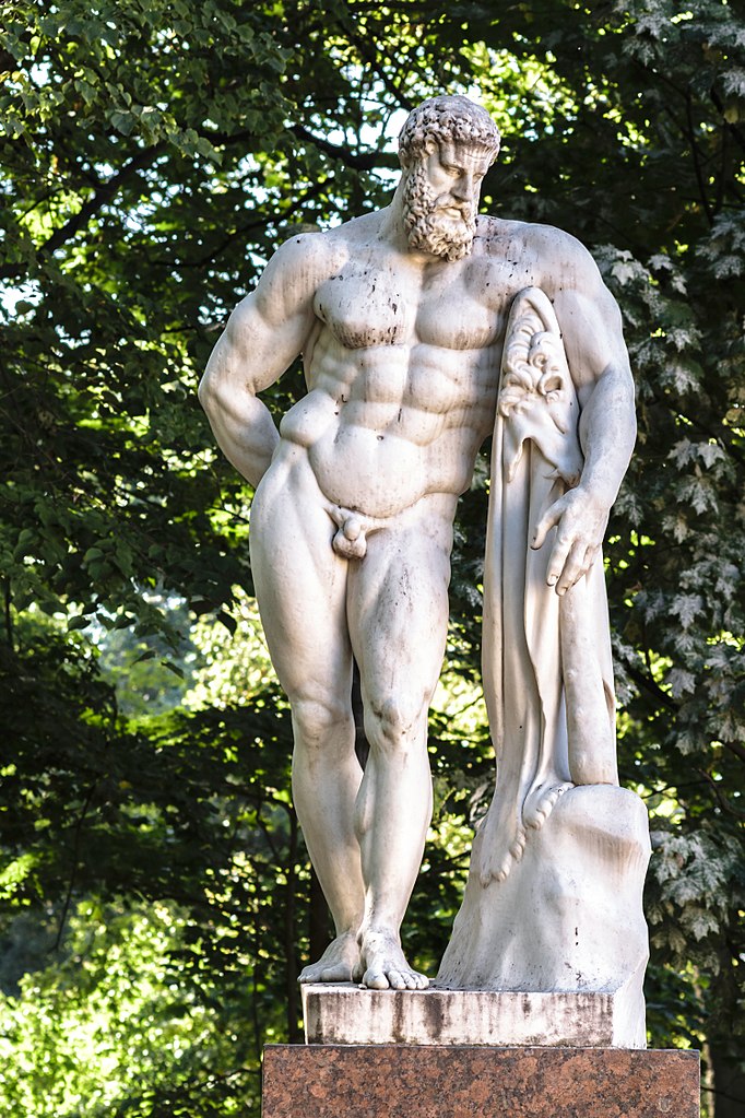 Геркулес Фарнезский в Александровском саду. Фото: Florstein (WikiPhotoSpace)