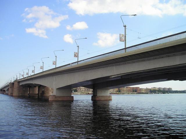 Мост Александра Невского. Фото: Sergey Nemanov (Wikimedia Commons)