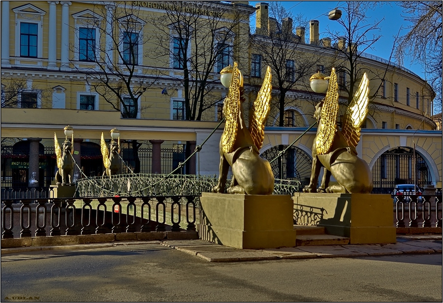 Банковский мост. Фото: Vlad&Mirom (Wikimedia Commons)