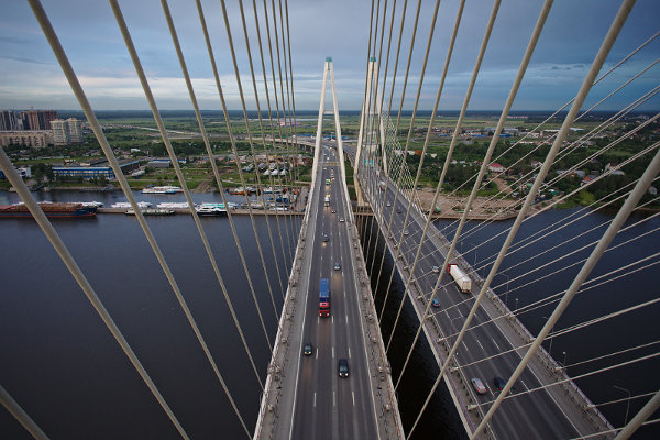 Большой Обуховский мост, один из самых длинных мостов России, источник фото: Wikimedia Commons, Автор: Anton Vaganov