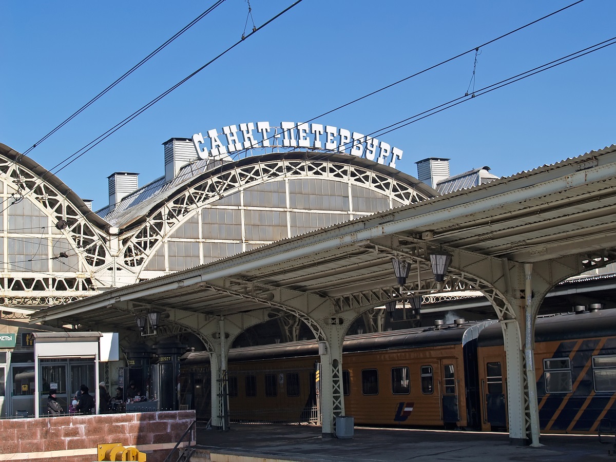 Витебский вокзал. Крытая платформа
