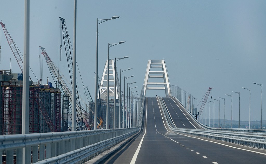 Крымский мост перед открытием его автодорожной части, 15 мая 2018 г. Фото: kremlin.ru