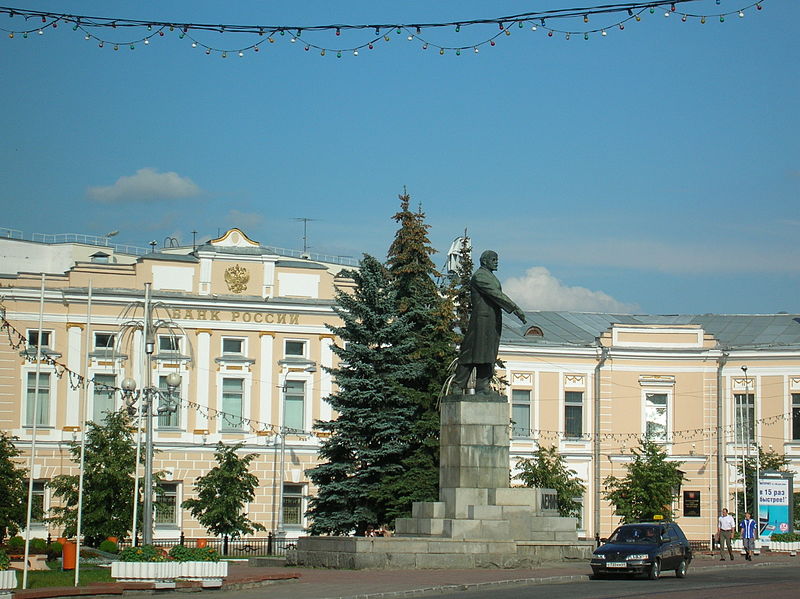 Ленин на Центральной площади Твери. Автор фото: Sidik iz PTU (Wikimedia Commons)