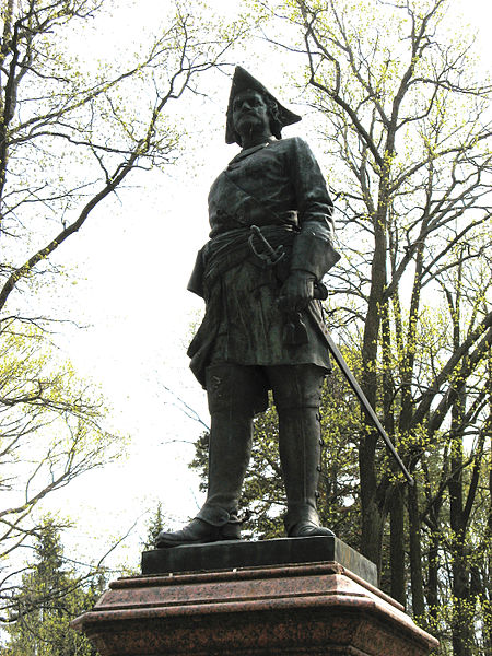 Памятник Петру I в Петергофе. Автор: Dimidrol68, Wikimedia Commons