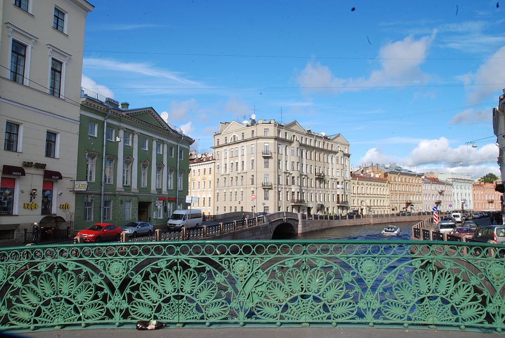 Певческий мост на Мойке. Фото: Tatiana Bashinskaya (Wikimedia Commons)