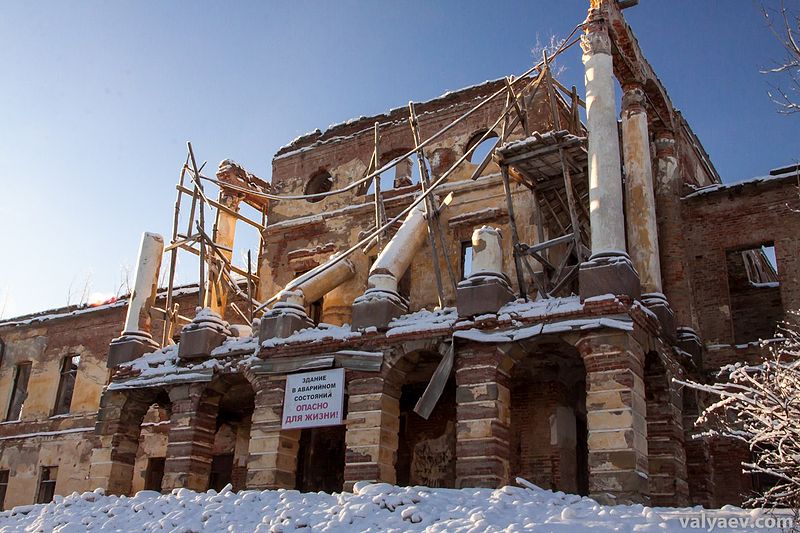 Ропшинский дворец. Январь 2015 года, источник фото: Wikimedia Commons Автор: Mure.ewa