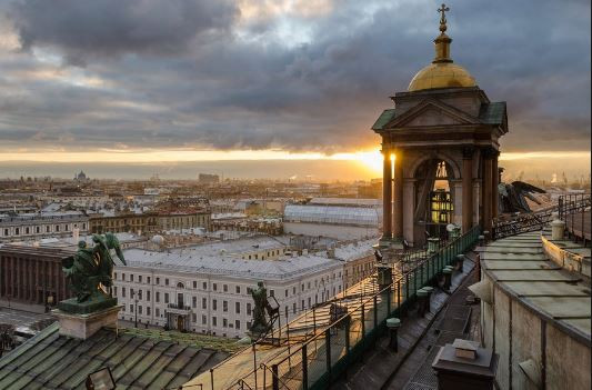 питер вечером куда можно сходить туристу