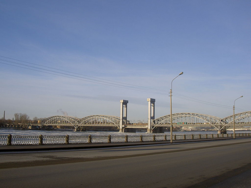 Финляндский ж/д мост. Фото: Dinamik