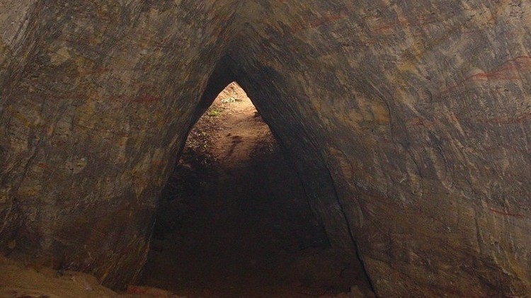 Доложская пещера, источник фото: http://www.culture.ru/objects/1853/dolozhskaya-peshchera-v-leningradskoy-obl