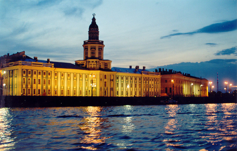 Санкт-Петербург, Университетская набережная. Фото: Michael Hoffmann (Hamlet53). Источник: Wikimedia Commons