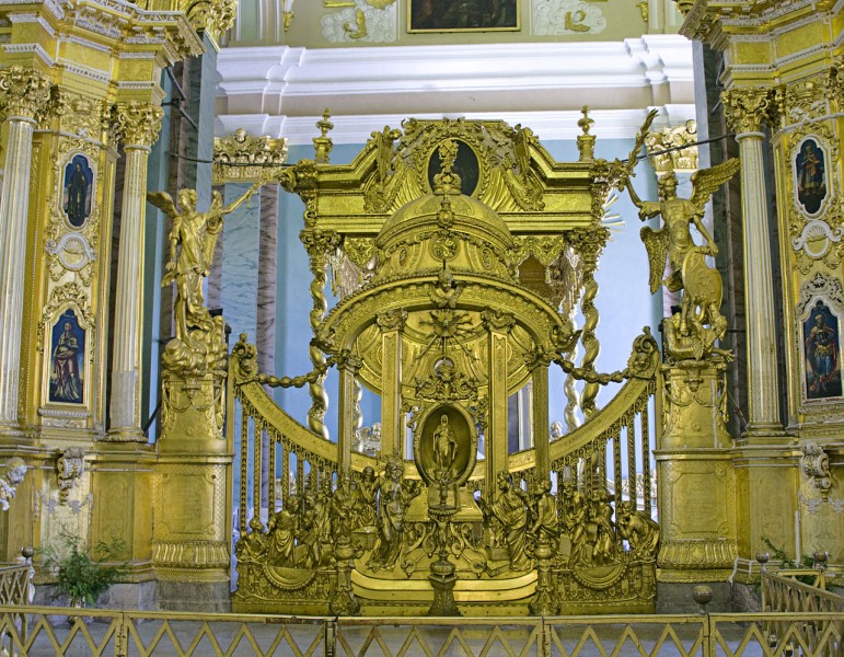 Царские врата в Петропавловском соборе. Автор фото: Ealdgyth (Wikimedia Commons)