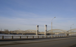 Финляндский ж/д мост. Фото: Dinamik
