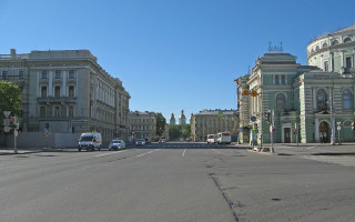 Театральная площадь, Санкт-Петербург. Фото: Екатерина Борисова (Wikimedia Commons)