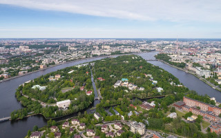 Аэрофотосъёмка Каменного острова в Санкт-Петербурге (Россия). Фото: A.Savin (Wikimedia Commons · WikiPhotoSpace)