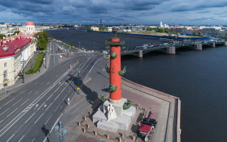 Аэрофотосъёмка Стрелки Васильевского острова в Санкт-Петербурге (Россия). Фото: A.Savin (Wikimedia Commons · WikiPhotoSpace)