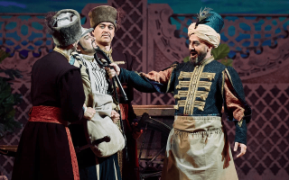 Автор: Михаил Вильчук Источник: https://www.mariinsky.ru/playbill/playbill/2023/6/18/1_1200/