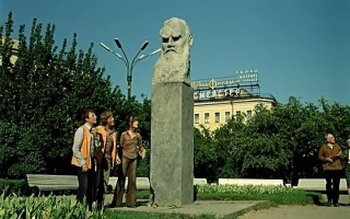 Кадры из фильма «Невероятные приключения итальянцев в России, источник фото: http://photochronograph.ru/2012/09/10/kadry-iz-filma-neveroyatnye-priklyucheniya-italyancev-v-rossii/