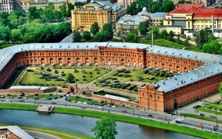 Кронверк Петропавловской крепости. Автор фото: FRENG (Wikimedia Commons)