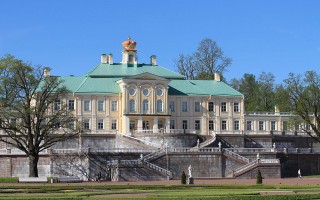 Большой Меншиковский дворец в Ораниенбауме. Автор фото: Chezenatiko (Wikimedia Commons)