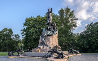  Памятник адмиралу Макарову в Кронштадте. Фото: Florstein (WikiPhotoSpace)