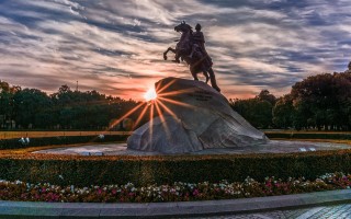 Символические памятники и достопримечательности Санкт-Петербурга