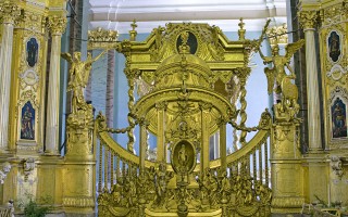 Царские врата в Петропавловском соборе. Автор фото: Ealdgyth (Wikimedia Commons)