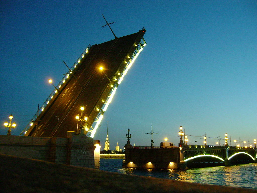 Троицкий мост. Фото: Армонд (Wikimedia Commons)