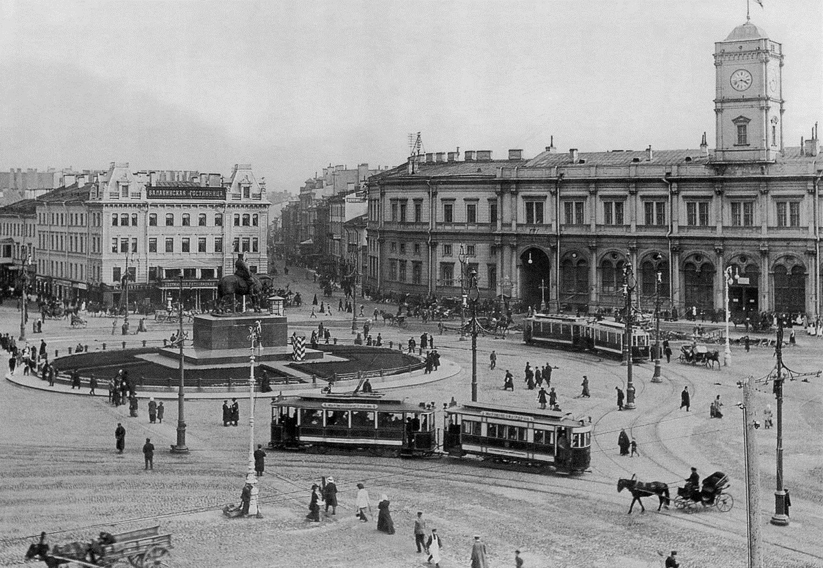 московский вокзал на площади восстания