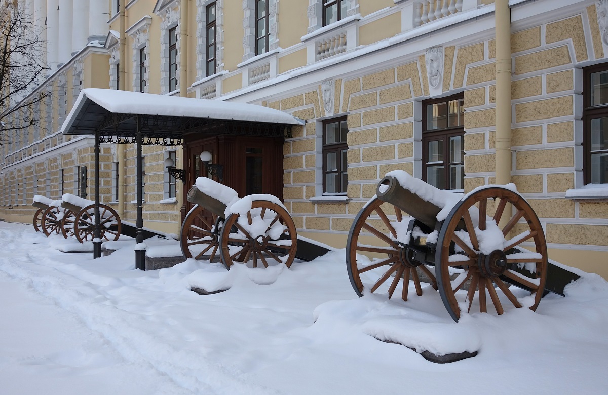 Московский район в Санкт-Петербурге: Триумфальные ворота, Парк Победы,  Площадь Победы, Монумент героическим защитникам Ленинграда, Чесменская  церковь