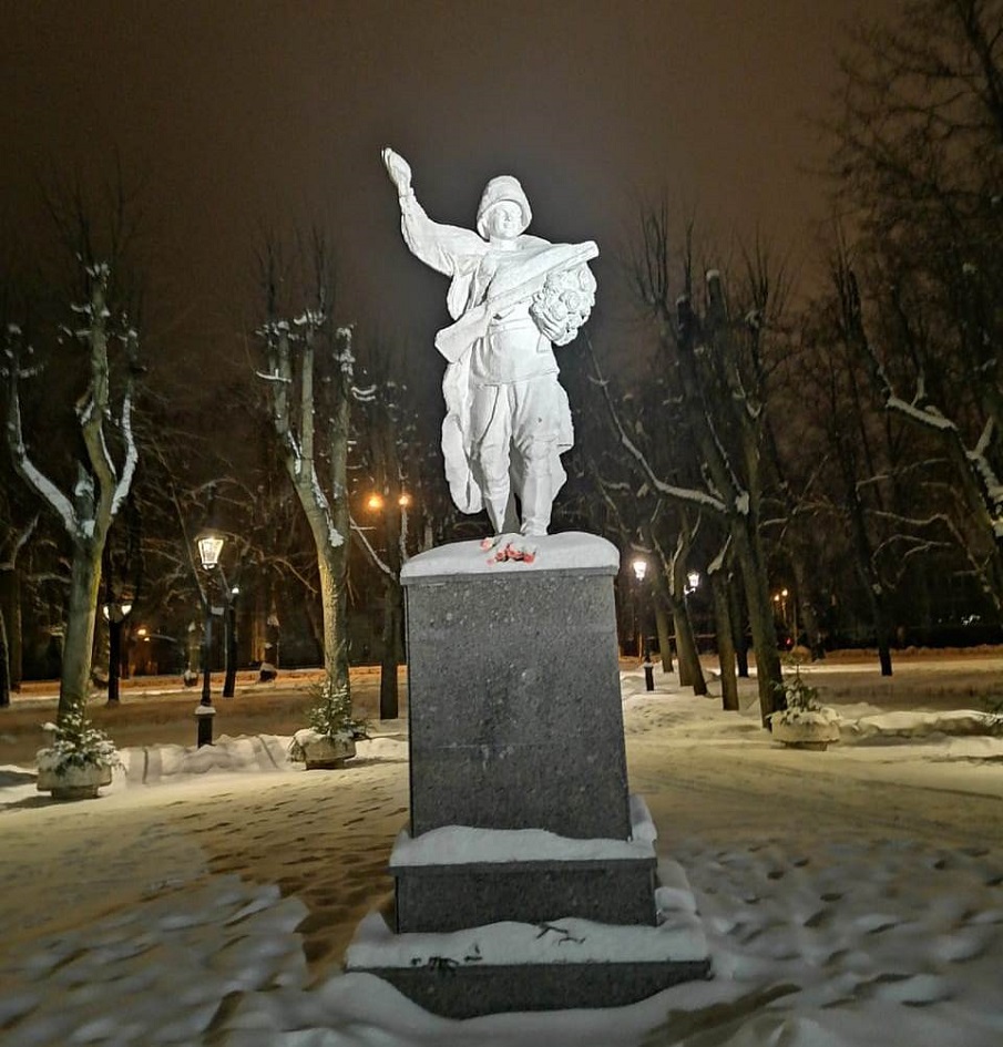 Памятник блокаде. Памятник снятия блокады Ленинграда в Санкт-Петербурге. Монумент блокады Ленинграда в Питере. Памятник освобождению Ленинграда. Памятники блокадному Ленинграду в Питере.