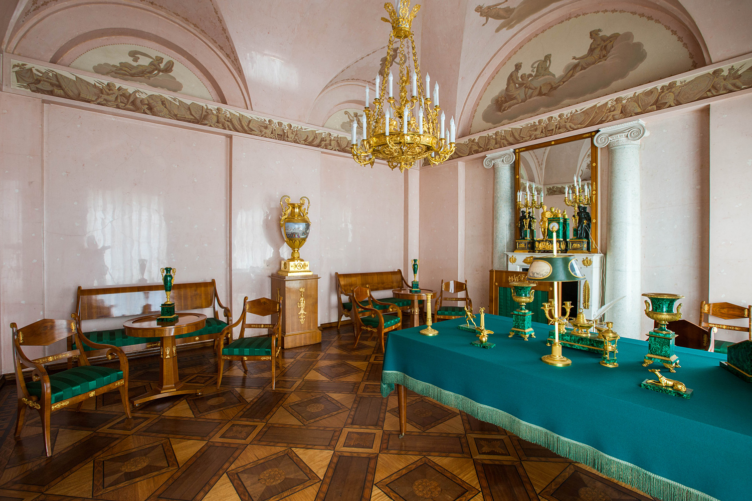 Парадный кабинет Александра 1 в Екатерининском Дворце