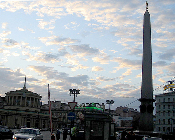 Санкт-Петербург, площадь Восстания, 28 июня 2006 года, время 23:00. Фото: InvictaHOG (English Wikipedia)